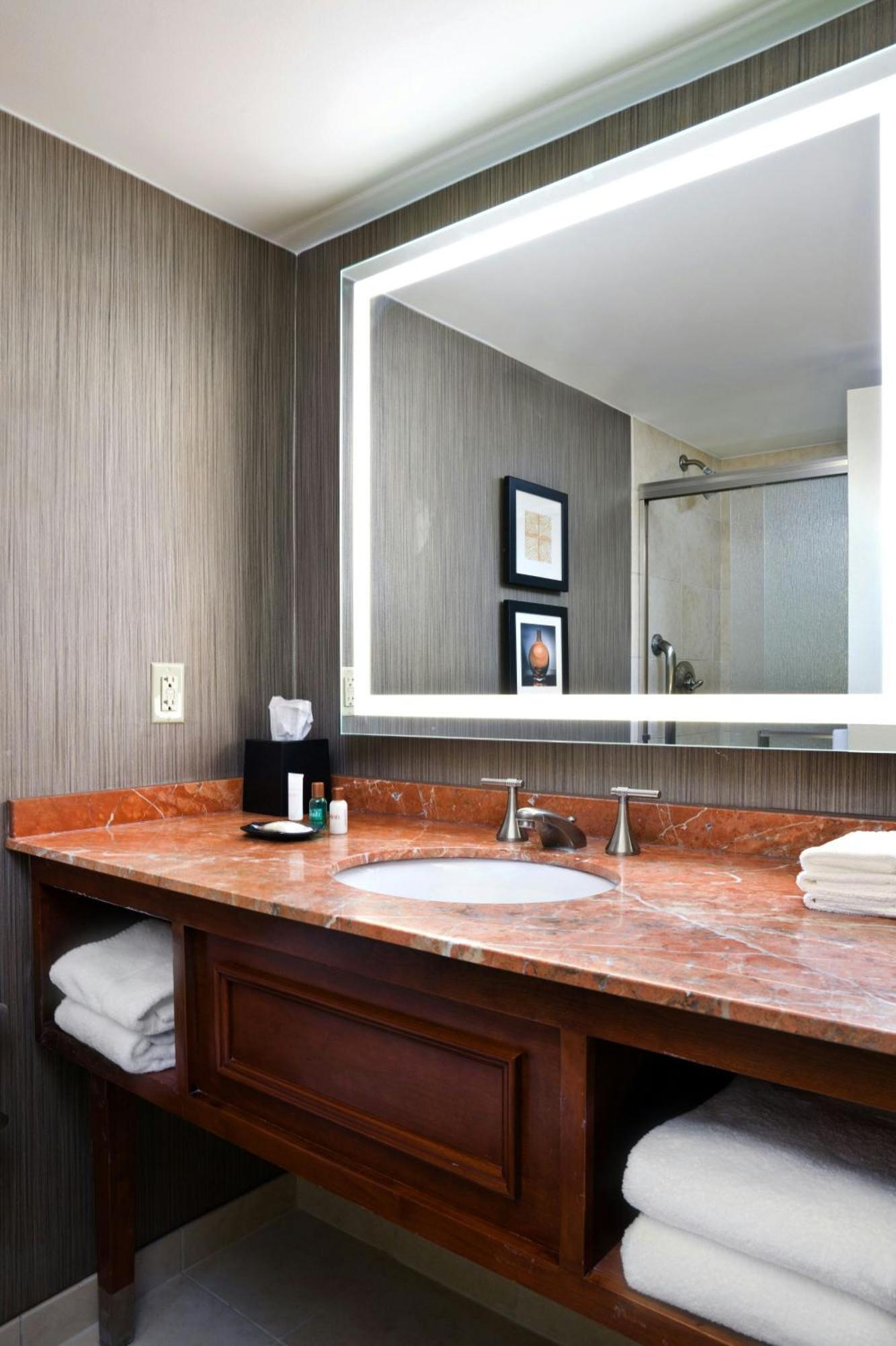 Sheraton Niagara Falls Bagian luar foto